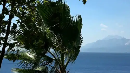 Antalya'da Hava Durumu Uçuracak! Fırtına ve Sağanak Var