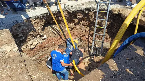 Kumluca'da İçme Suyu Hattı Çalışmasında Göçük!