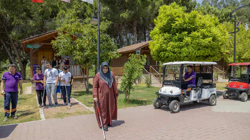 Tarsus'ta Doğayı Koklayarak ve Dokunarak Keşfettiler