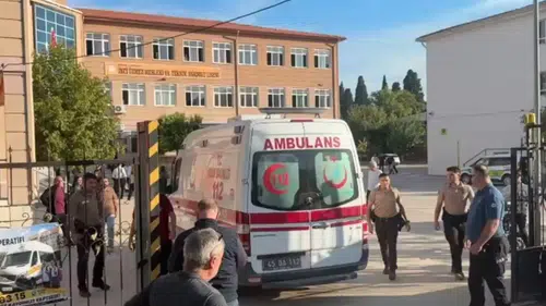 Manisa'da Okul Önünde Silahlı Saldırı: 3'ü Ağır 11 Öğrenci Yaralı