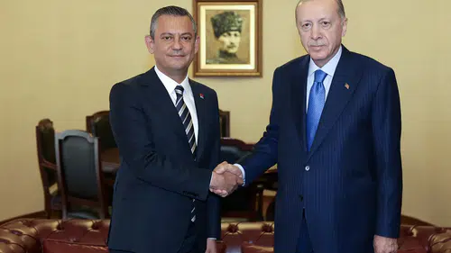 Özgür Özel’in Erdoğan’a Yönelik Sözlerine Mahkemeden Rekor Tazminat!