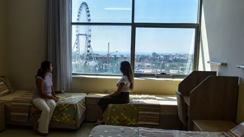 Kiraların 40 Bin Lirayı Aştığı Bölgede Deniz Manzaralı Üniversite Yurdu