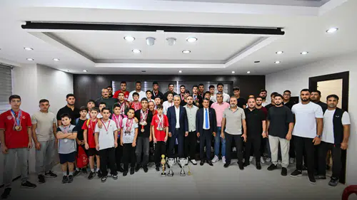 Muratpaşa Güreşçilerine Mücadele Mesajı
