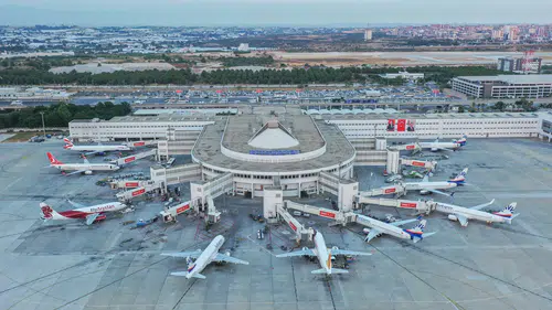 Antalya Havalimanı 25 Milyonu Aştı: 8 Aylık Yolcu Rekoru
