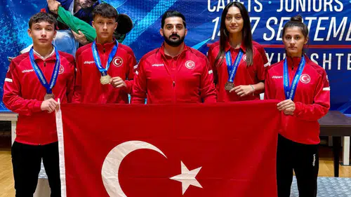 Burdurlu Sporculardan Kuraş Avrupa Şampiyonası'nda 4 Madalya