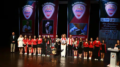 Antalya’da Gitarın Büyüsü 15. Kez Sanatseverlerle Buluştu