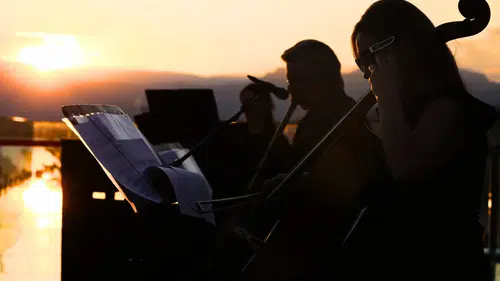 Hıdırlık Kulesi'nde Akdeniz Manzaralı Müzik Ziyafetine Yoğun İlgi