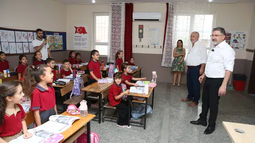 Serik Belediyesi’nden Eğitime Destek: Miniklerin İlk Heyecanı