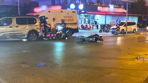 Manavgat'ta Kavşak Bir Anda Karıştı: Motosiklet Sürücüsü Hastanelik Oldu