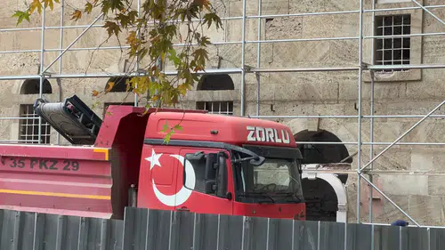 Bursa'da Kolunu İş Makinesine Kaptıran İşçi Yaralandı!
