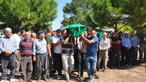 Girne Açıklarında Batan Gemide Yaşamını Yitiren Şerif Özdemir Mersin'de Toprağa Verildi
