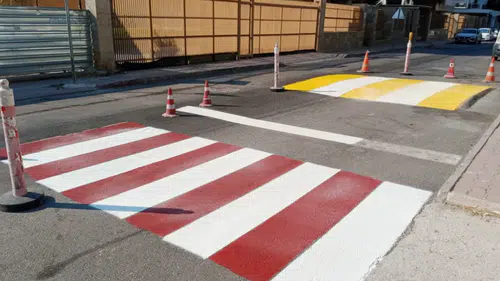 Konyaaltı'nda Sürücüler İçin Kasisler Yeniden Boyanıyor