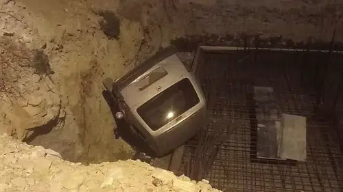 Kardeş Kavgası Faciaya dönüştü: Otomobille Çarpıp Çukura Uçtu