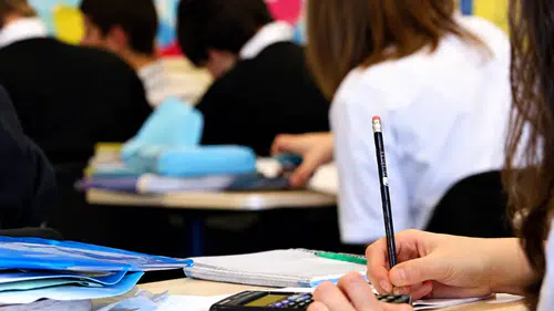 Antalya'da KPSS Heyecanı: Binlerce Aday Memuriyet İçin Ter Döküyor