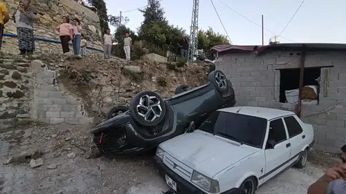 Hatay'da 'Kaza Yokuşu'nda Korkutan Kaza: Mahalle Halkı Çözüm Bekliyor