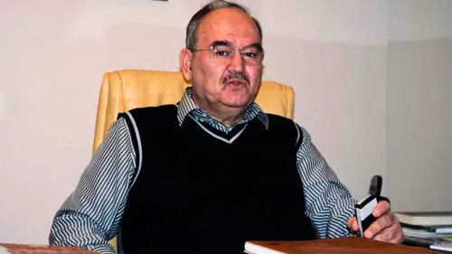 Eski İzmir Büyükşehir Belediye Başkanı Burhan Özfatura Vefat Etti