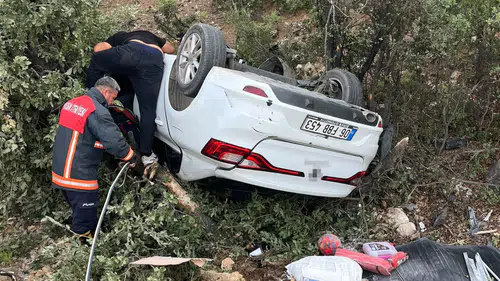 Mersin'de otomobil şarampole devrildi! 1 ağır yaralı