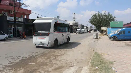 Adana'da Minibüsün Çarptığı 11 Yaşındaki Çocuk Ağır Yaralandı