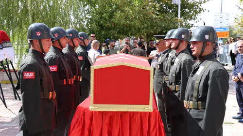 Şehit Tankçı Uzman Çavuş Coşkun Sevim Memleketi Elazığ'da Toprağa Verildi