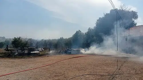 Serik Çandır Mahallesi'nde Alevler Biber Serasına Ulaştı