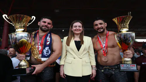 Antalya Büyükşehir’in 21 Pehlivanı Kupa İçin Er Meydanı’nda