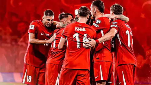 Alanya'da Milli Maç Coşkusu Meydana Taşınıyor