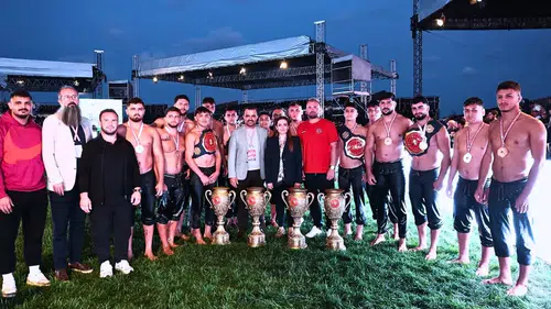 Cumhurbaşkanlığı Kupası’nda Antalya Pehlivanlarından 12 Boyda Madalya