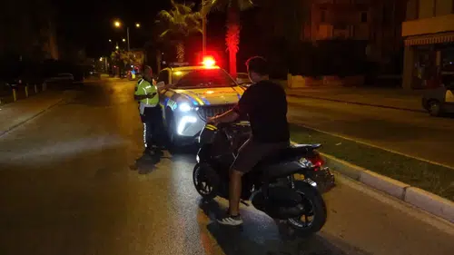 Manavgat'ta Ters Yönde Tek Tekerle Polisten Kaçtı! 610 Bin TL Ceza Yedi