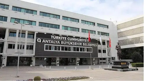 Fuhuş Soruşturmasında İstismar ve Uyuşturucu Partisi Baronun Takibinde