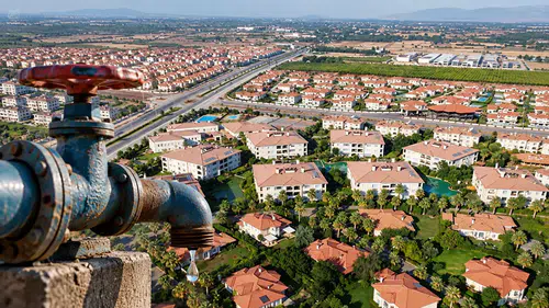 Döşemealtı'nda Su Kesintisi: 3 Mahallede 11 Saat Sular Akmayacak!