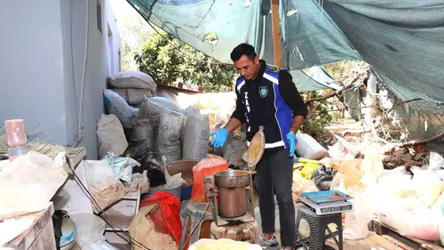 Aksu'da Merdiven Altı Baharat Operasyonu: Binlerce Pakete El Konuldu