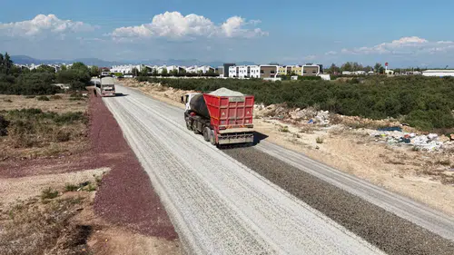 Döşemealtı'nda Ulaşım Atağı: Altınkale Mahallesi'nde Sathi Asfalt Çalışmaları