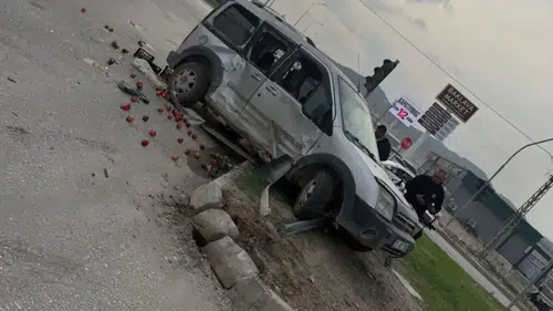 Hatay'da Kamyonetle Çarpışan Hafif Ticari Araç Sürücüsü Yaralandı