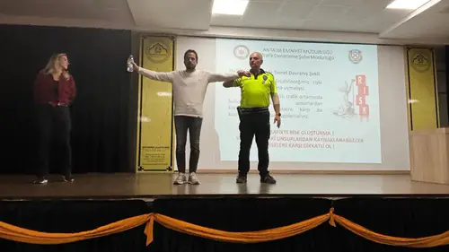 Antalya'da 5 İlçeden 786 Okul Geçit Görevlisine Eğitim