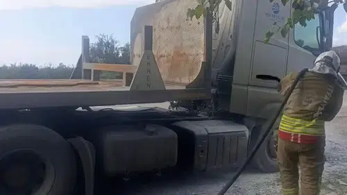Hatay'da Tır Yangını: Ekipler Alevleri Söndürdü
