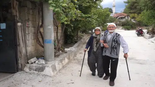Burdur'da Yarım Asrı Aşan Aşk: Tam 72 Yılı Geride Bıraktılar