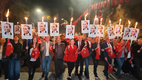 Antalya’da Cumhuriyet Coşkusu Sokaklara Taştı!