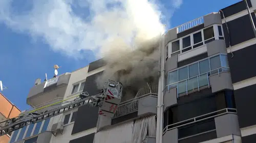 Antalya’da Apartman Yangını! 5’inci Kattaki Daire Kullanılamaz Hale Geldi