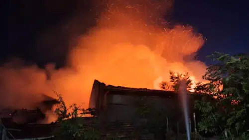 Burdur'da Ev ve Ahır Yangını: 3 Ev ile 1 Ahır Hasar Gördü