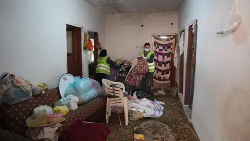 Kepez'de Yatağa Bağımlı Yaşayan 76 Yaşındaki Ayşe Nine İçin Seferberlik
