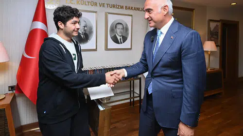 Akseki'de Çadırdan Hacettepe Tıp'a: Bakan Ersoy'dan Tebrik