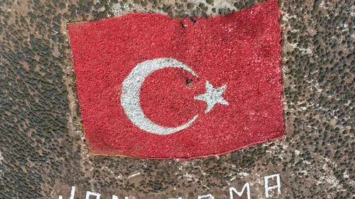 Amanos Zirvesinde 29 Ekim Coşkusu: Dev Bayrak Pırıl Pırıl