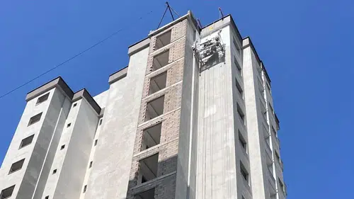 Adana'da Yürekleri Ağza Getiren Olay: İskelede Mahsur Kalan 2 İşçi Kurtarıldı