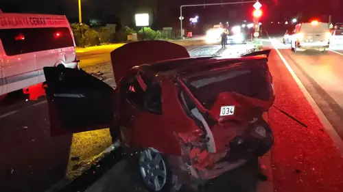 Manavgat'ta Alkollü Sürücü Dehşeti! 3 Araç Birbirine Girdi: 4 Yaralı