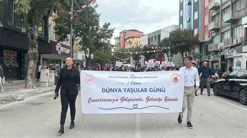 Burdur’da 1 Ekim Dünya Yaşlılar Günü’nde "Gençler ve Yaşlılar" Yürüyüşü