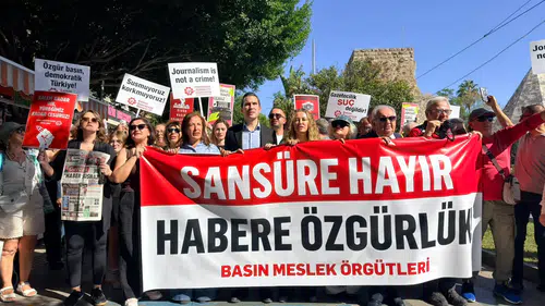 Antalya’da Gazetecilerden Sansüre Karşı Ortak Çağrı!