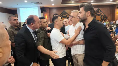 Konyaaltı Meclisi'nde Tansiyon Tavan Yaptı Arbede Yaşandı