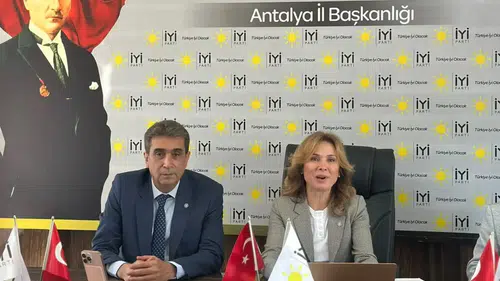 İYİ Parti GİK Üyesi Bilenoğlu Antalya'da Konuştu: "131 Yatırım Fonu Tasfiyesindeki Vurgun Aydınlatılsın"