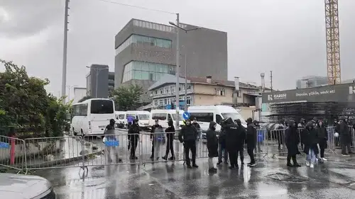 Halk TV’ye Polis Baskını: Kayyum Atandı, Yayın Durduruldu!