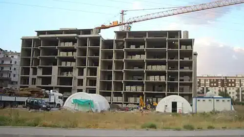 İskenderun'da Güvenlik Önlemi Almayan İnşaatlar Mühürlendi